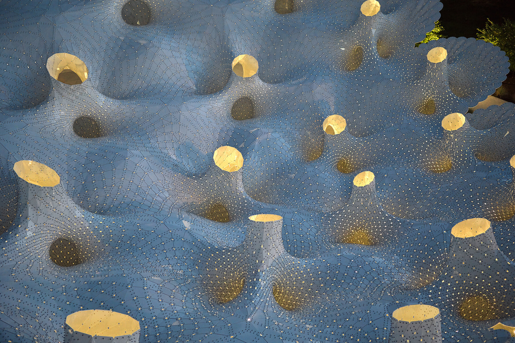 marc-fornes-theverymany-self-supported-aluminum-rotunda-washington-designboom-large02