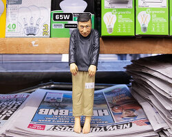 maurizio cattelan's miniature sculpture found in new york for 50¢ as london clue drops