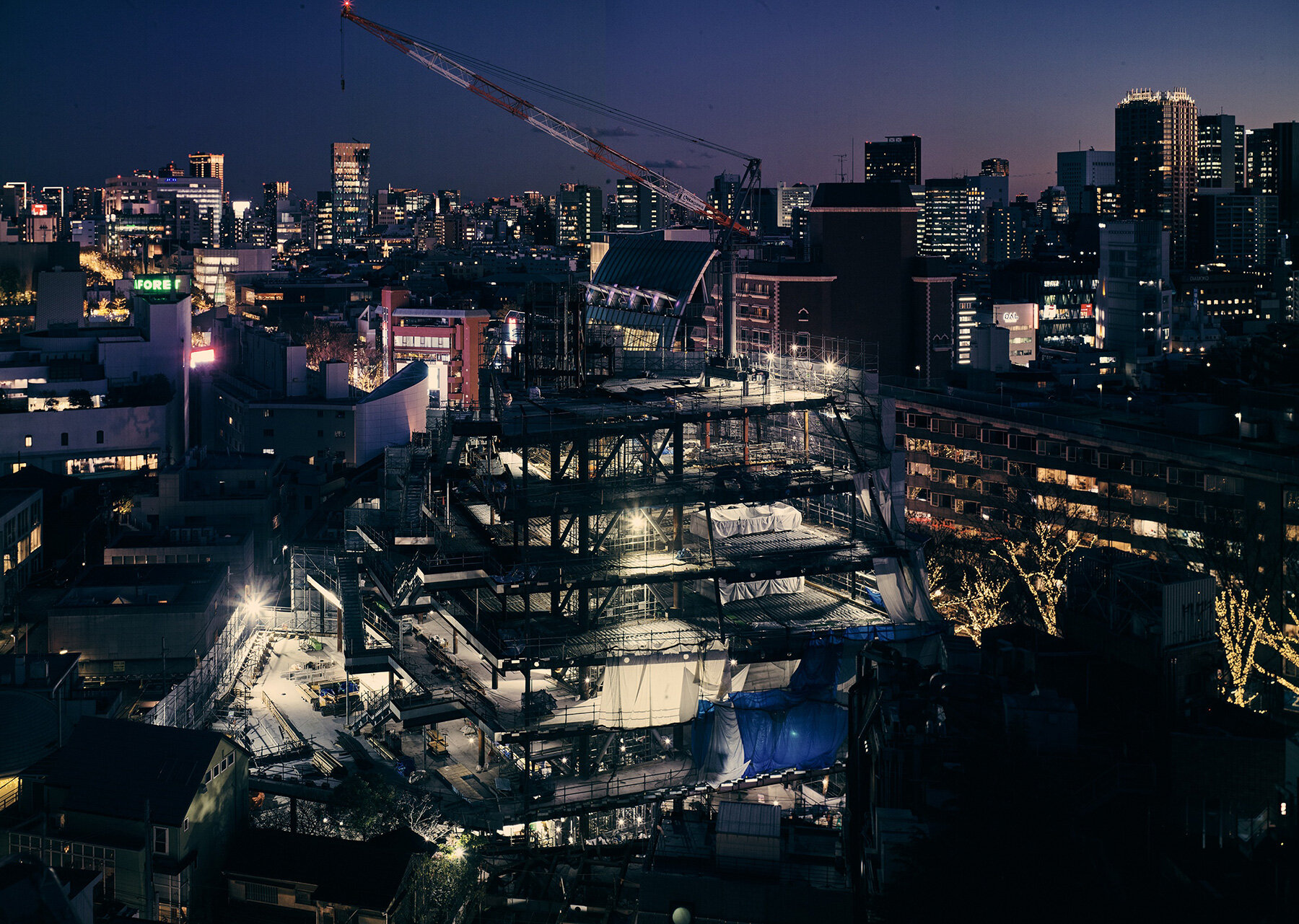 oma-harajuku-quest-tokyo-stepped-terraces-transparent-facade-designboom-large01