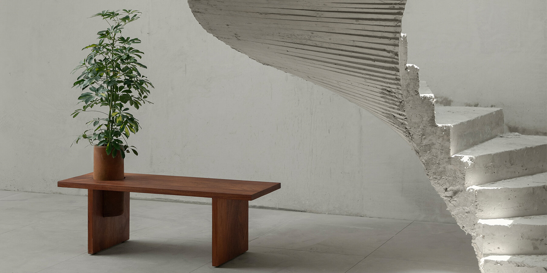omar-wade-ow-arquitectos-banca-tres-silla-cuatro-designboom-1800-3