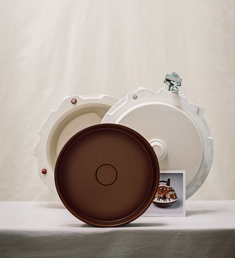 Mocha Mousse, color del año 2025 de Pantone, combina con el diseño del baño de Laufen