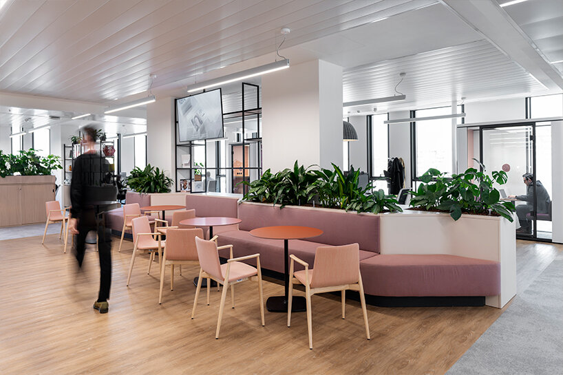 Los muebles de Pedrali traen familiares y bienestar a espacios de trabajo en todo el mundo