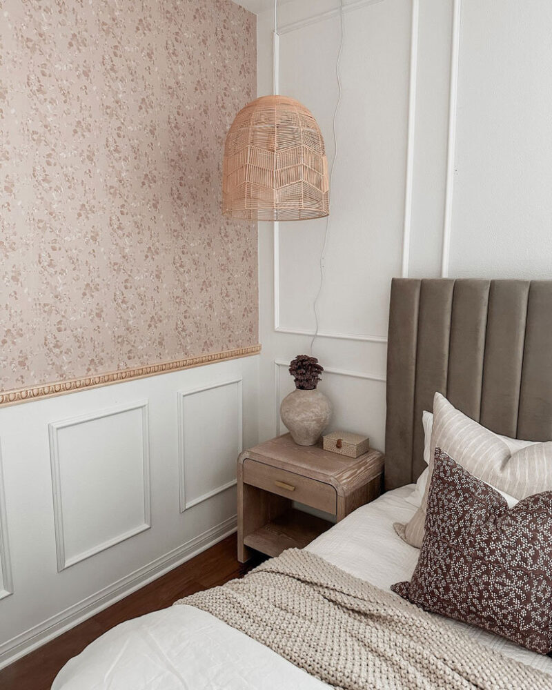 El papel tapiz despegable y adhesivo de Love vs Design reconsidera los interiores temporales para la vida moderna