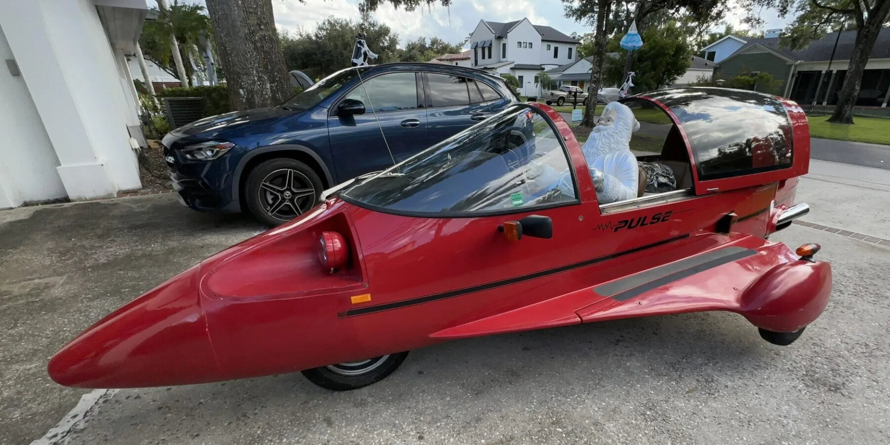 revisiting-1985-pulse-autocycle-jet-vehicle-sliding-canopy-tandem-seats-designboom-ban2