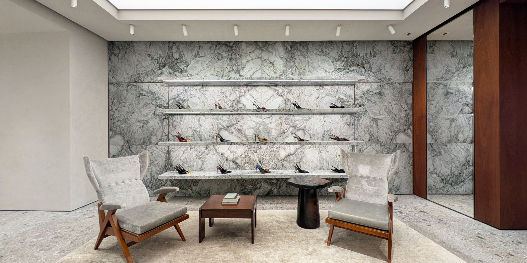 saint-laurent-renovate-milan-boutique-works-gaetano-pesce-gio-ponti-designboom-ban