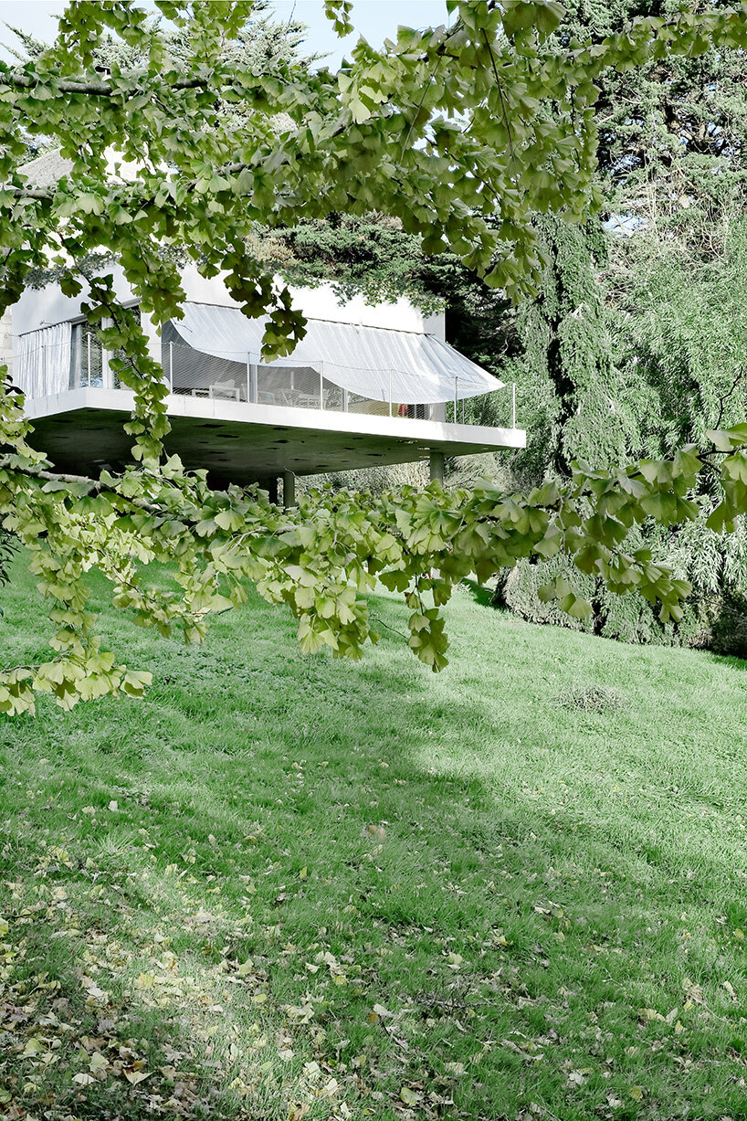 Tirai Geser Tirai Ekologis Tempat Tinggal Berpakaian di Mesure Studio Cork di Brittany, Prancis