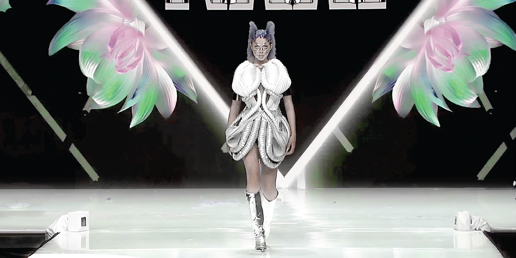 stage-design-motion-graphics-aveda-congress-runway-show-dany-vo-designboom-1800-2