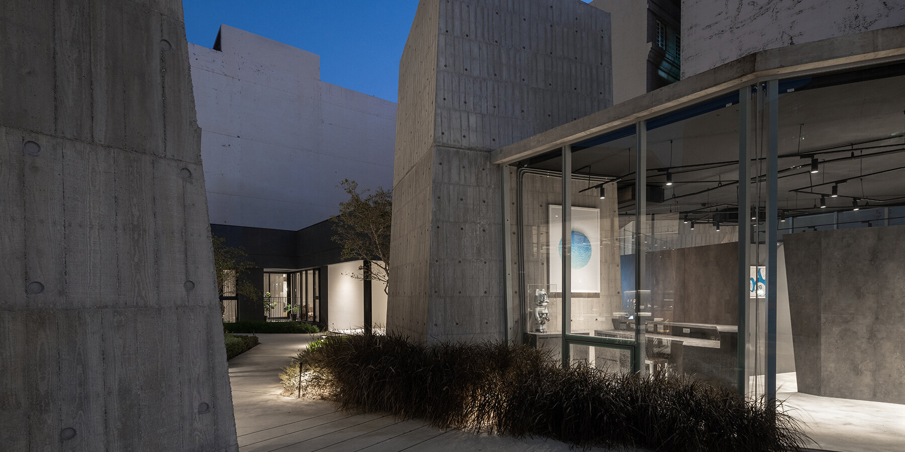 stonehenge-lodge-real-estate-sales-center-zhubei-taiwan-designboom-1800-2