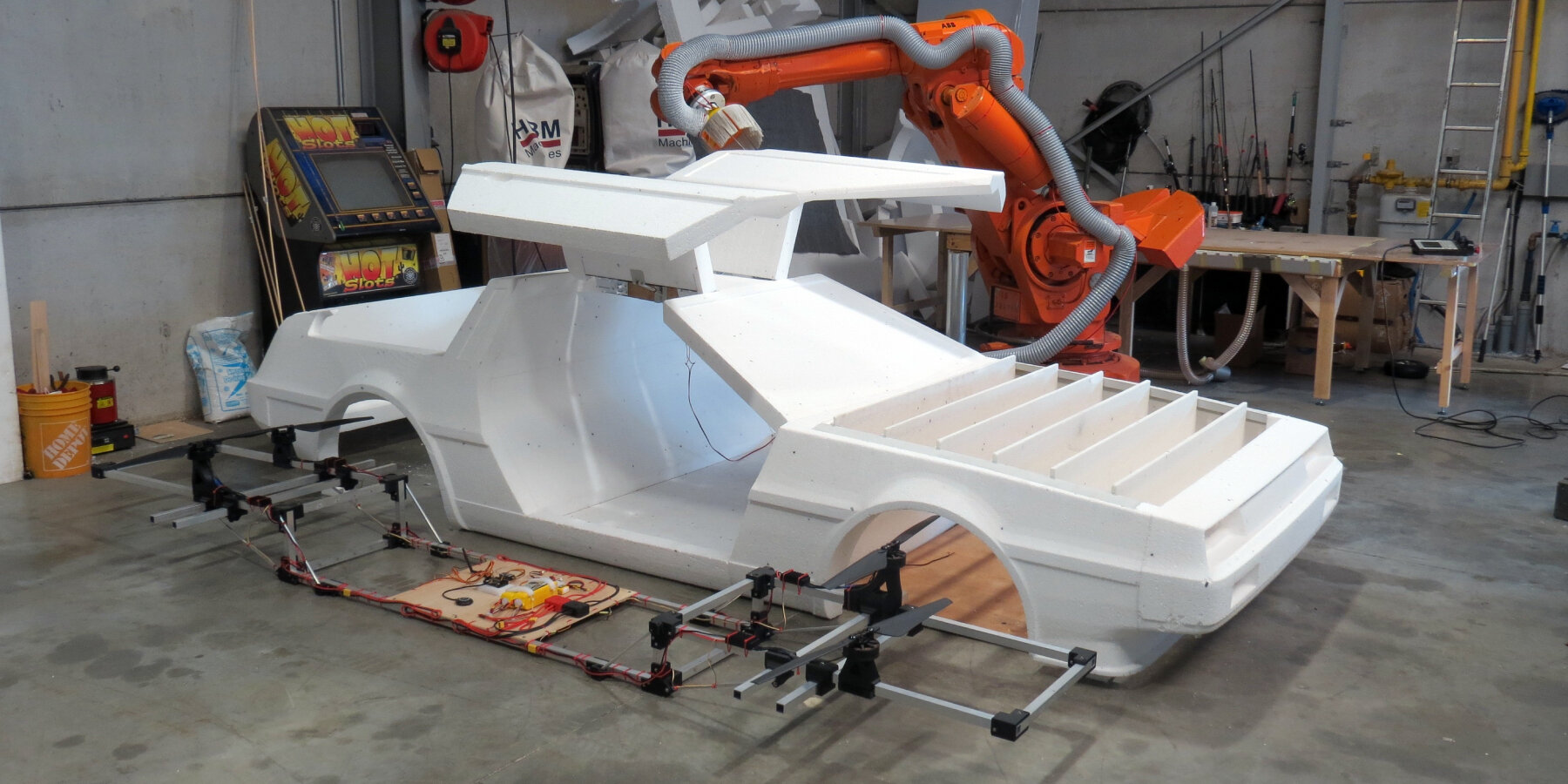 styrofoam-delorean-car-back-to-the-future-hover-air-rotating-wheels-designboom-ban