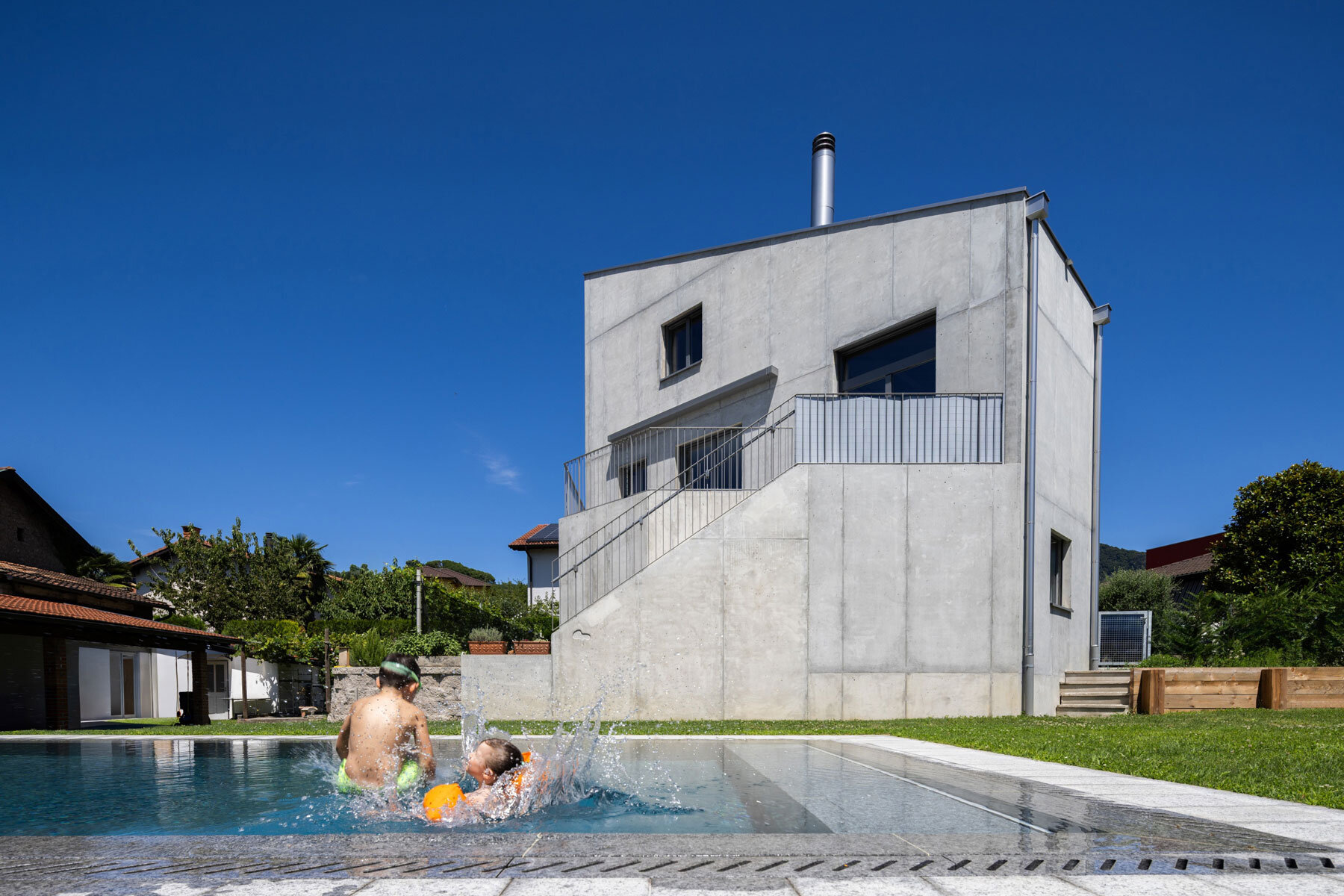 swisshouse-xl-coldrerio-switzerland-davide-macullo-architects-designboom-19-1800