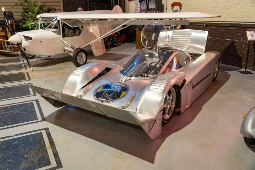 Anfibio COCHE SEA LEON