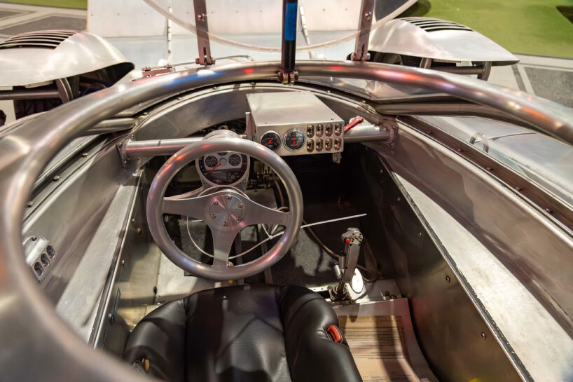 Anfibio COCHE SEA LEON