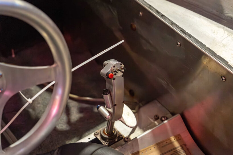 Anfibio COCHE SEA LEON