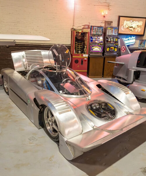 world's fastest amphibious car sea lion prototype uses retractable side pods to float on water
