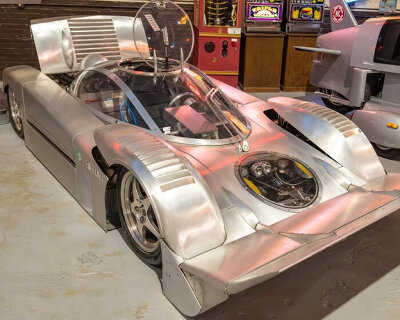 world's fastest amphibious car sea lion prototype uses retractable side pods to float on water