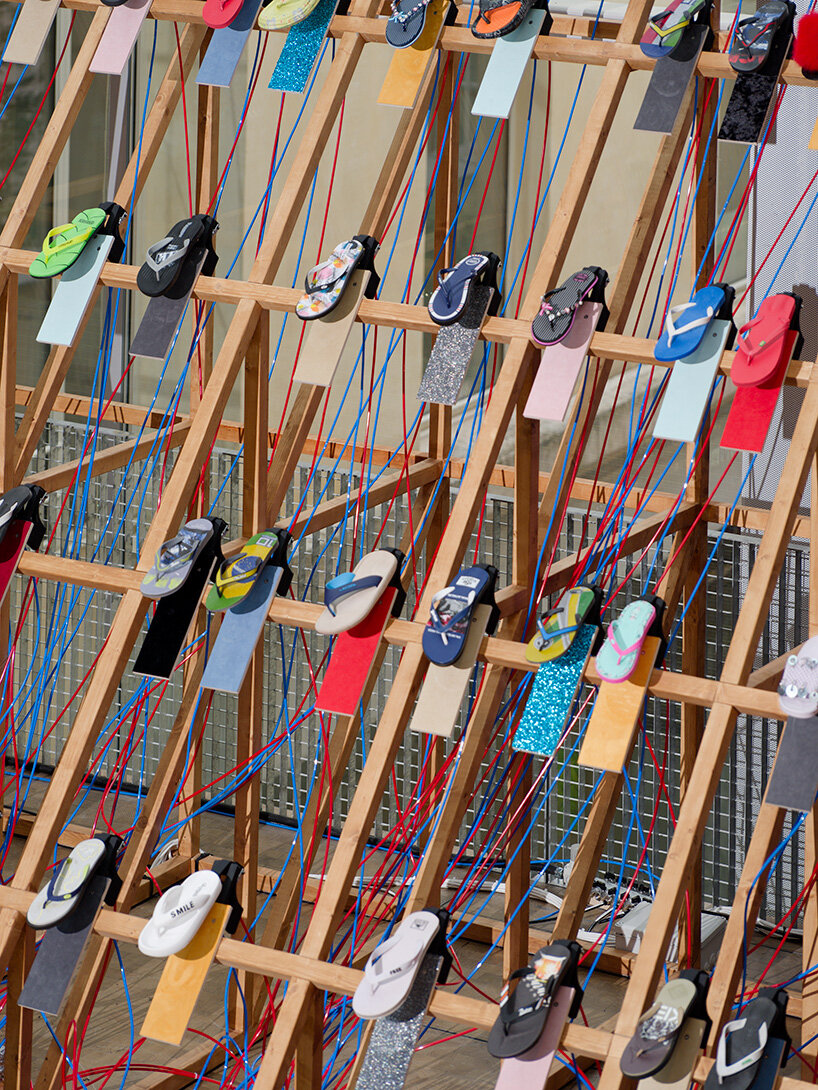 201 Flip-flops superan la instalación de Meriem Bennani en las Galerías Lafayette de París