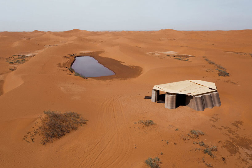 Un hábitat de hormigón impreso en 3D proporciona a los voluntarios de reforestación refugio del entorno del desierto de Mongolia
