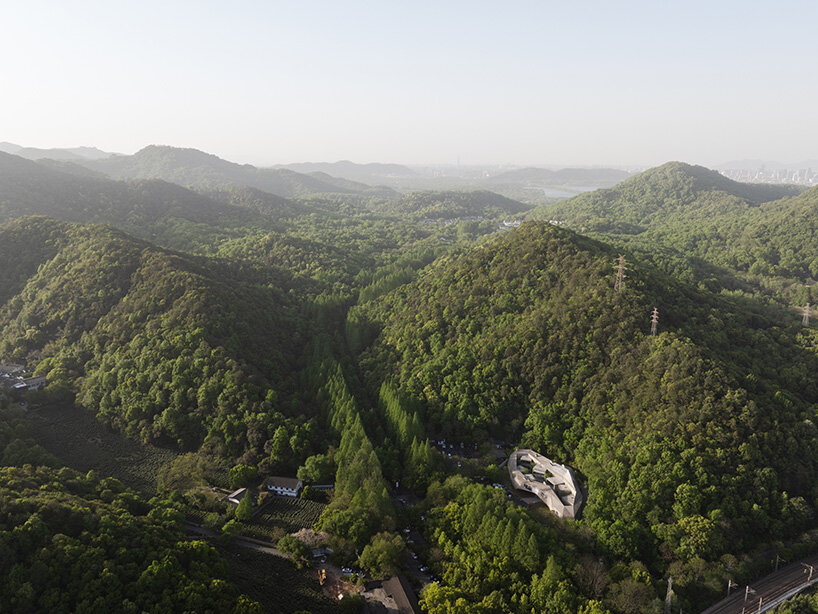 museo de arte zao xiaofeng