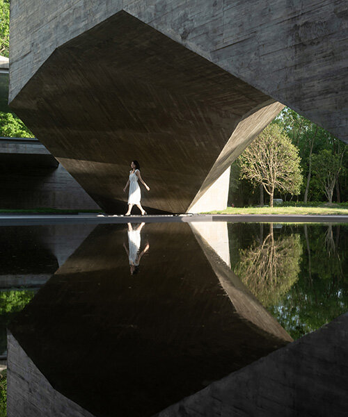 ZAO sculpts xiaofeng art museum as cluster of floating galleries in nature