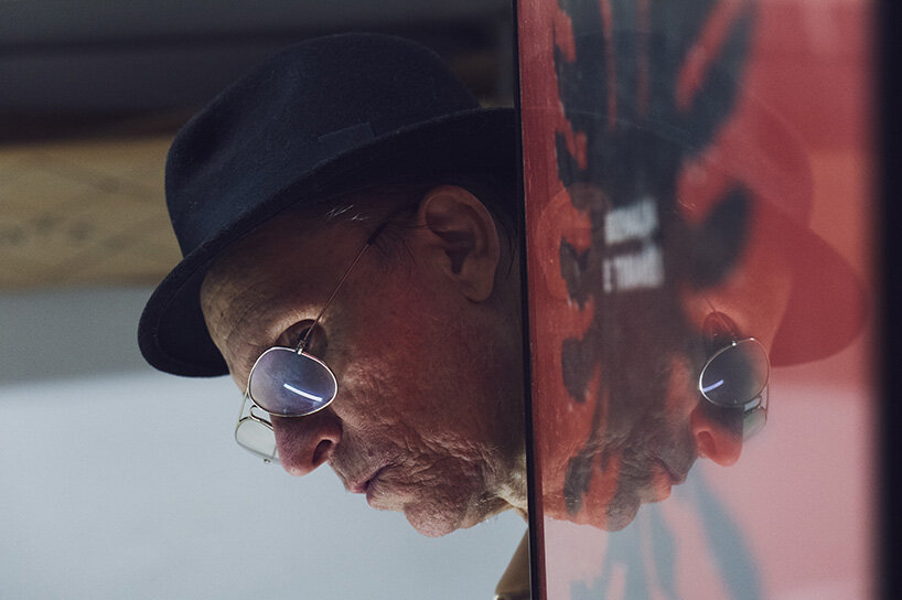 Estafa de arte que engañó a todos: Manfredi Lucibello revela la estafa de la Bienal de Tirana