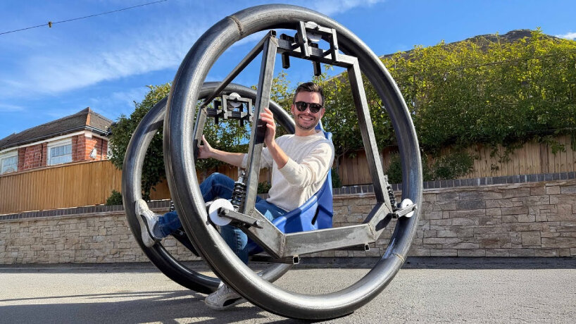 The two rings together surround the inner frame, forming a double wheel.