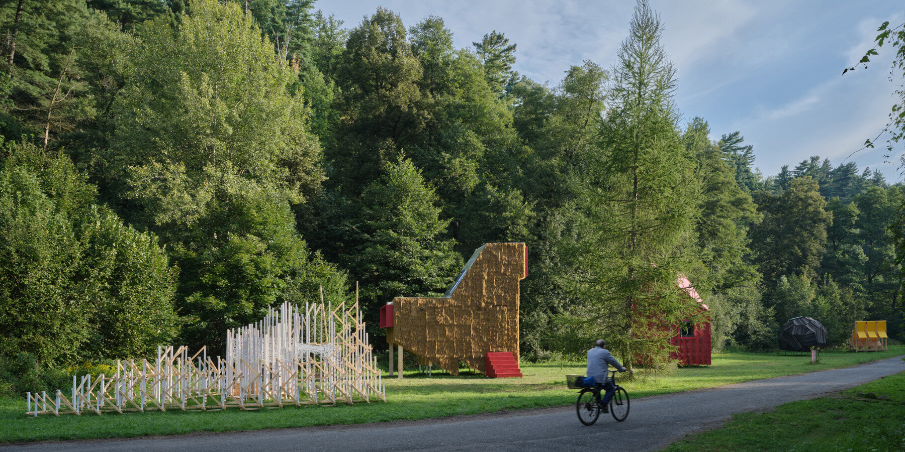 cabin-fever-hello-wood-czech-republic-designboom-1800-3