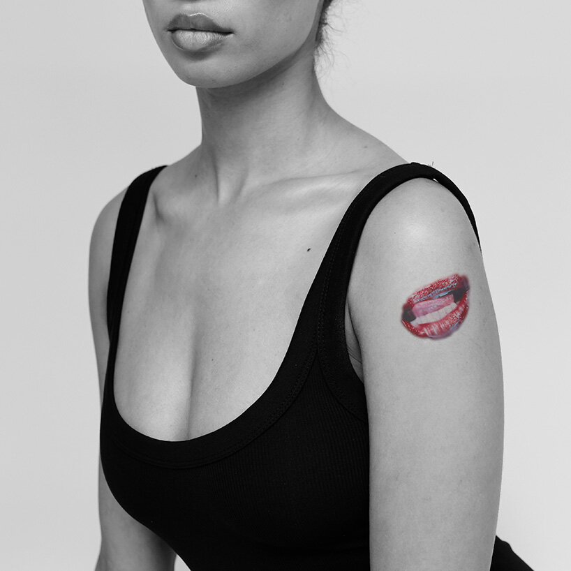 Colección de arte corporal: tatuajes de Lawrence Weiner, Peter Marino y más, a subasta