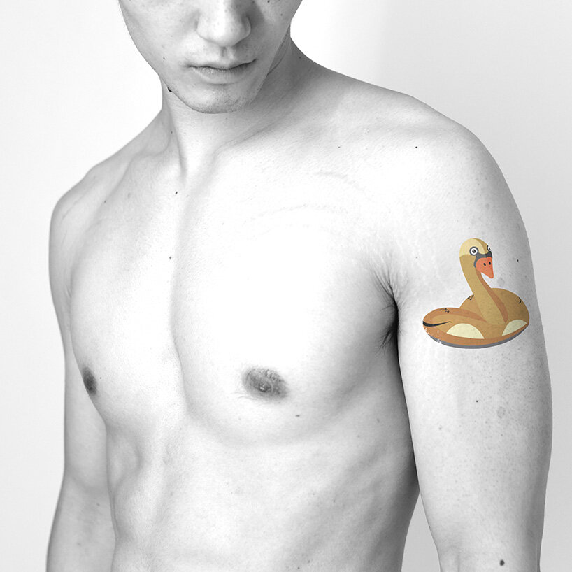 Colección de arte corporal: tatuajes de Lawrence Weiner, Peter Marino y más, a subasta