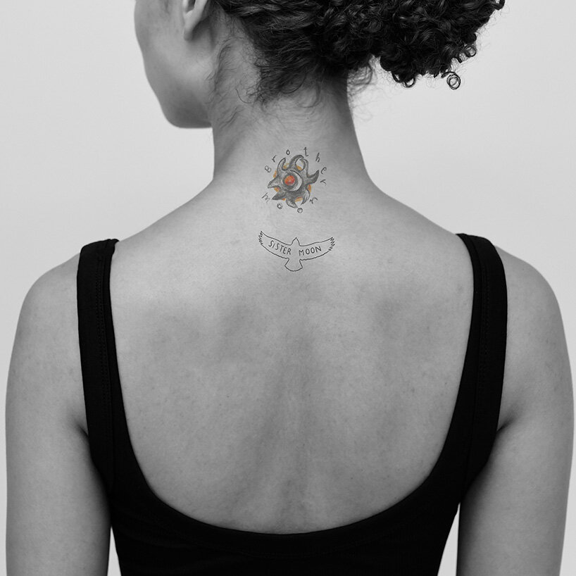 Colección de arte corporal: tatuajes de Lawrence Weiner, Peter Marino y más, a subasta