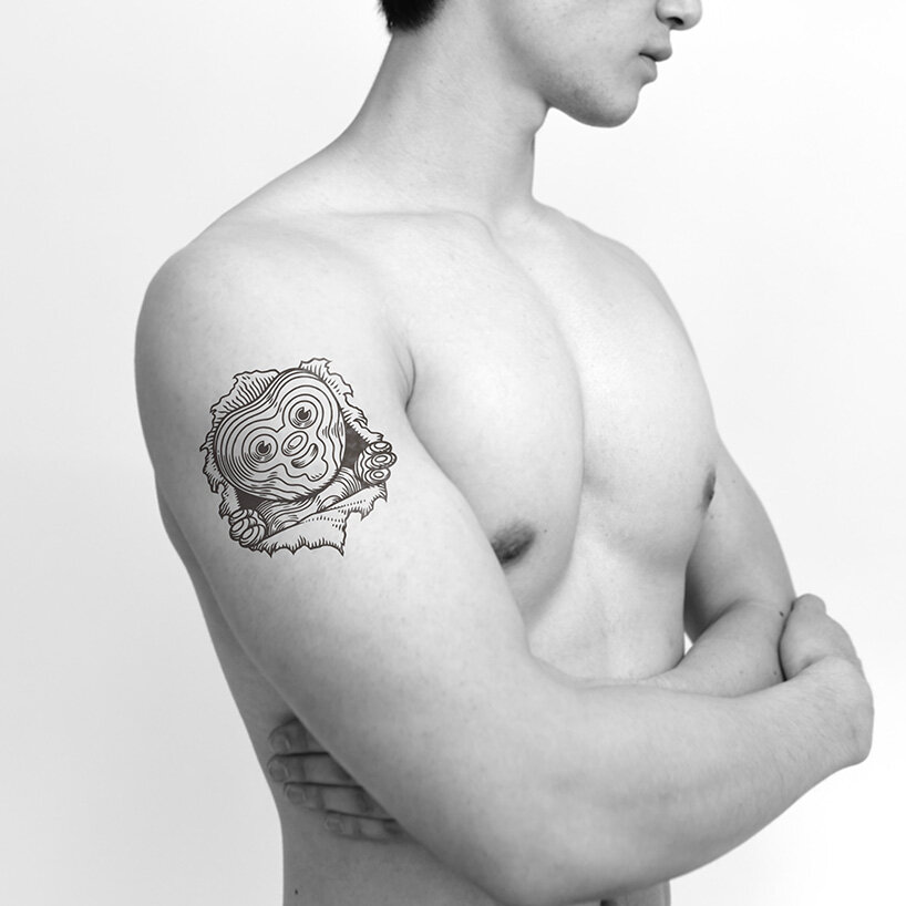 Colección de arte corporal: tatuajes de Lawrence Weiner, Peter Marino y más, a subasta