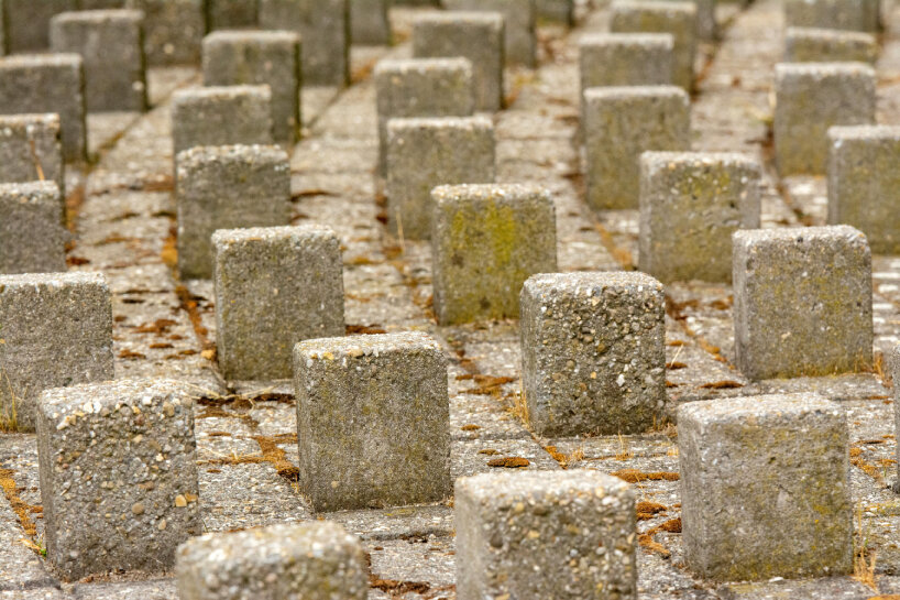 El material está hecho de cemento, agua, negro de carbono y electrolitos | Foto tomada por Jan van der Wolf de Pexels