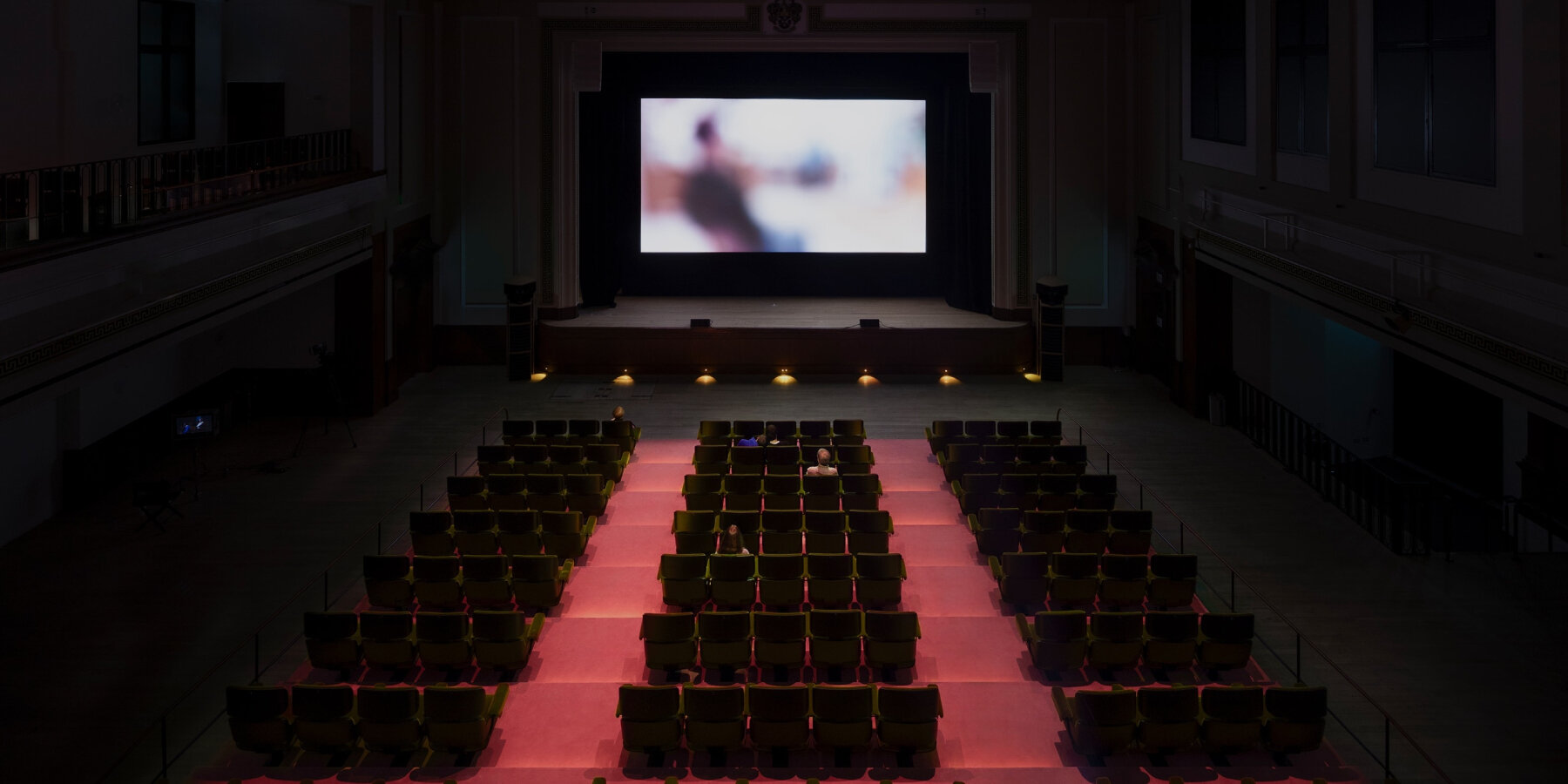 elmgreen-dragset-hyperrealistic-cinemagoer-sculptures-immersive-installation-prada-designboom-ban