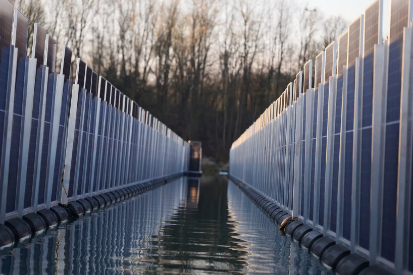 Los materiales utilizados en el sistema flotante incluyen flotadores de plástico, marcos metálicos y componentes de vidrio fotovoltaico.