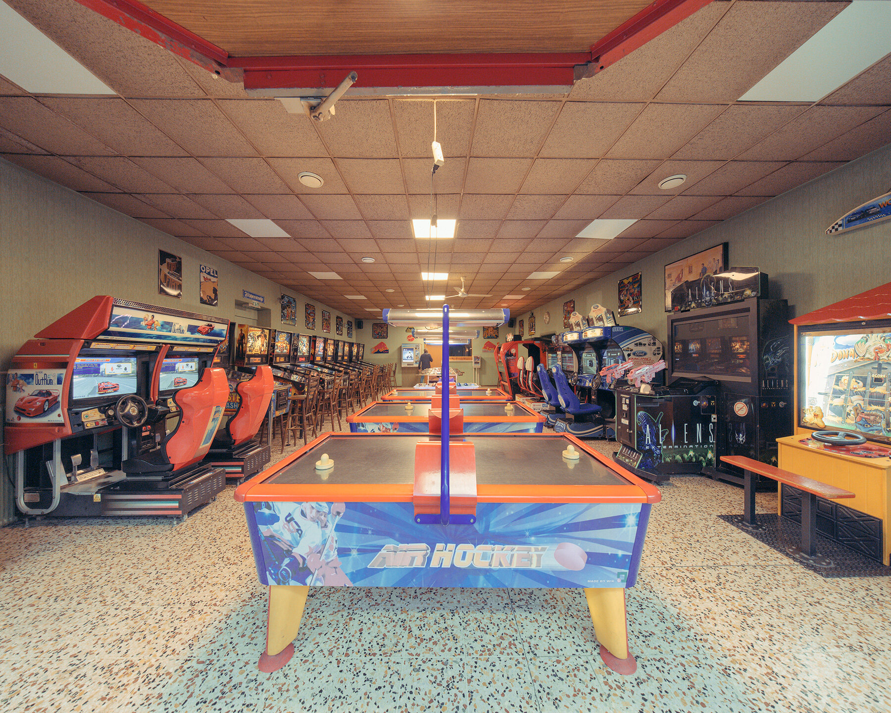 franck-bohbot-vienna-historic-amusement-park-gallery-sculptural-forms-designboom-large01