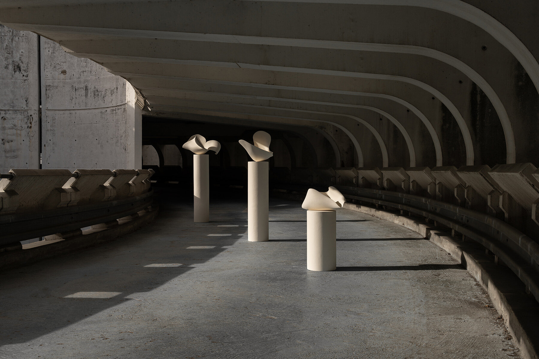 galerie-philia-two-brutalist-landmarks-grand-paris-10th-anniversary-show-ricardo-bofill-jacques-kalisz-designboom-large01