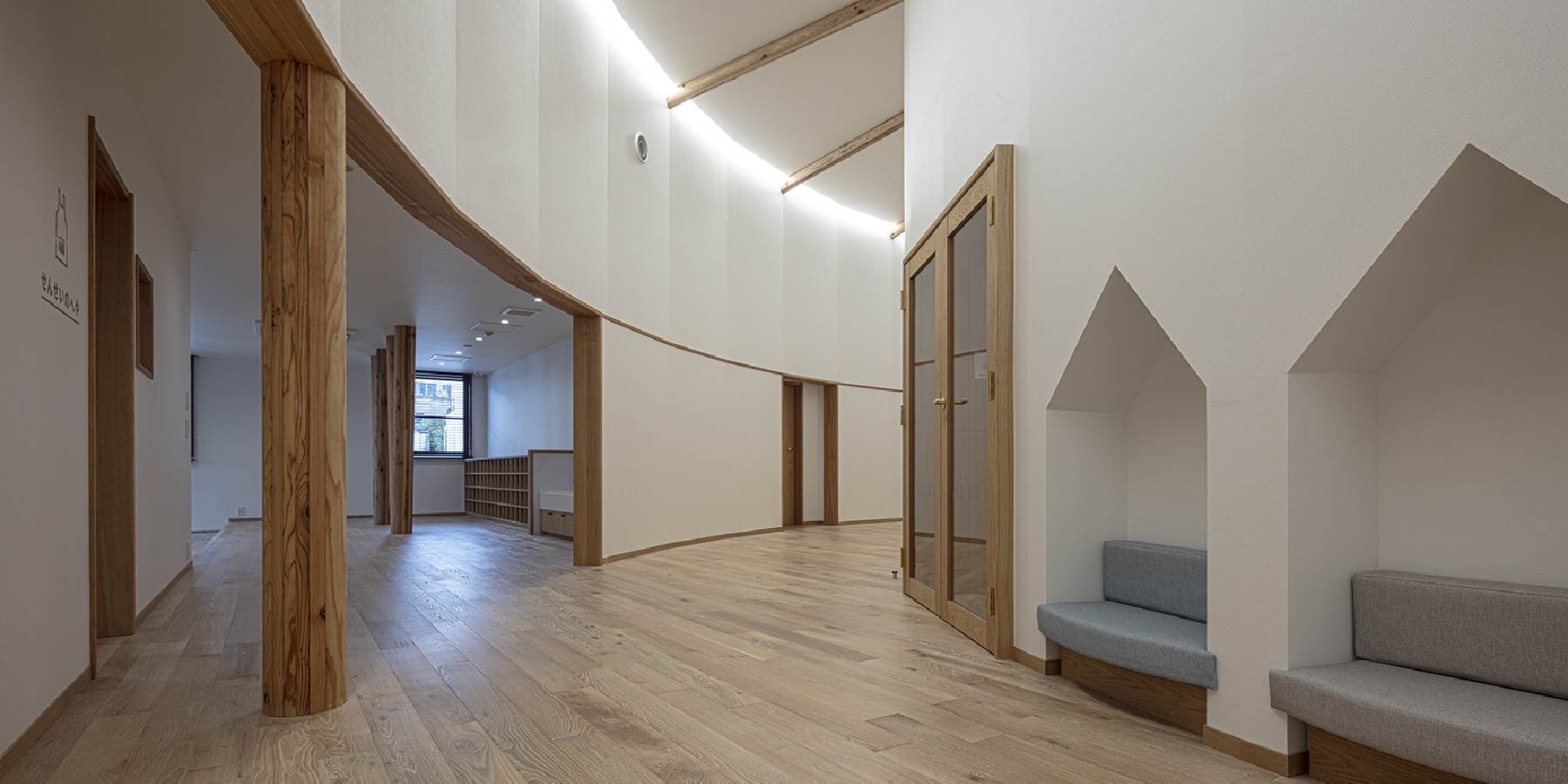himi-shinmachi-daycare-center-curved-wooden-japan-designboom-1800-2