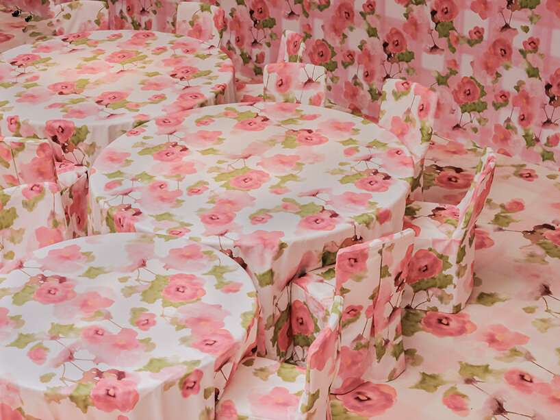 India Mahdavi y nosotros estamos a punto de presentar su bar clandestino en tonos rosas para Art Basel en París