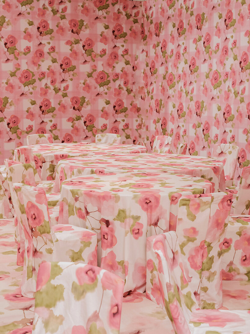 India Mahdavi y nosotros estamos a punto de presentar su bar clandestino en tonos rosas para Art Basel en París