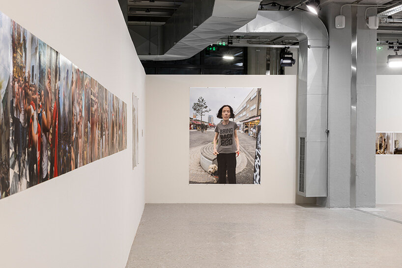 'Me tomo mi humor muy en serio': Jürgen Teller aporta su visión original a Onassis Ready, Atenas