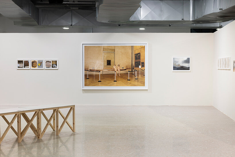 'Me tomo mi humor muy en serio': Jürgen Teller aporta su visión original a Onassis Ready, Atenas