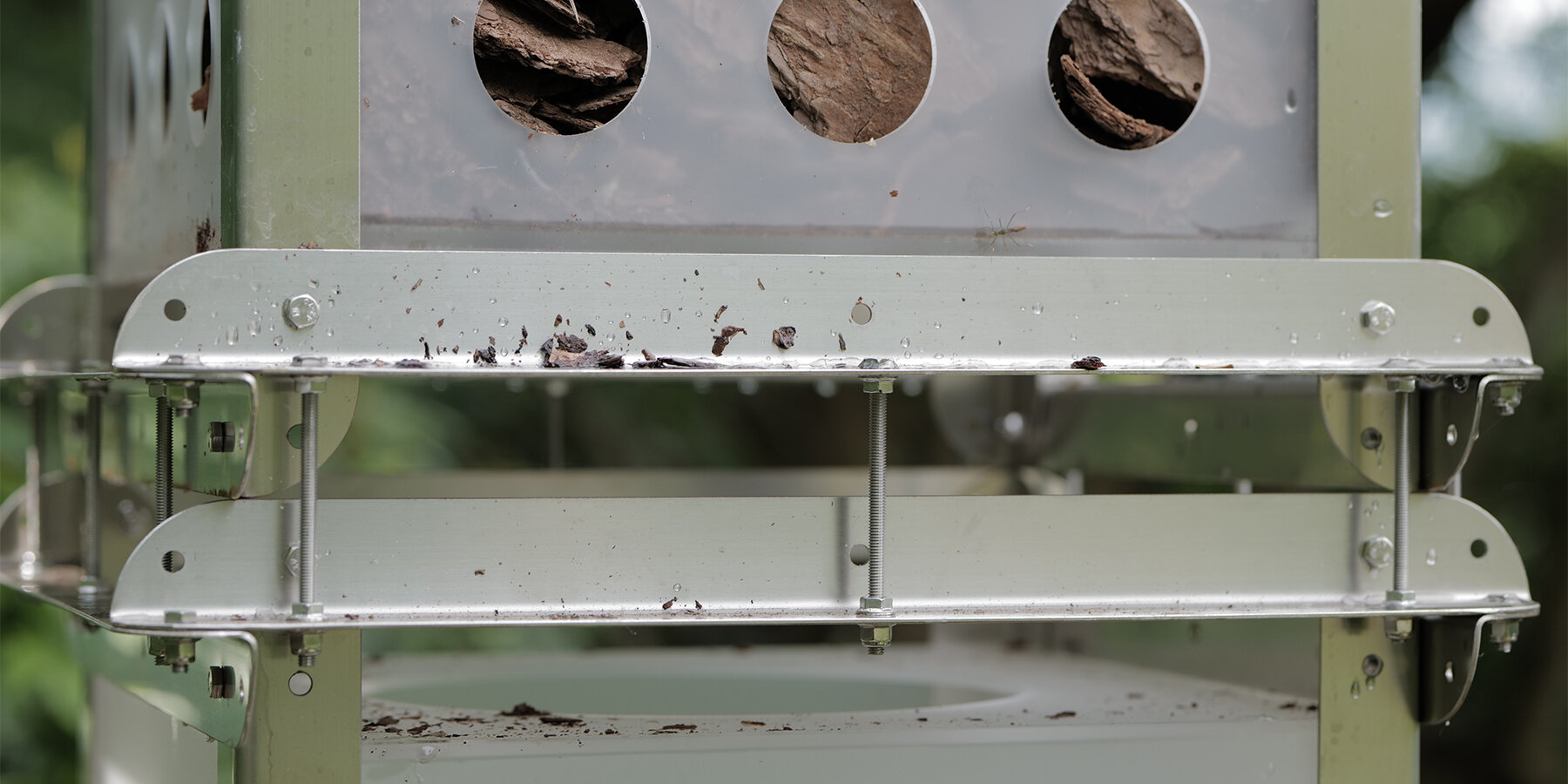 jxy-studio-lighthouse-installation-industrial-modules-forest-soil-designboom-1800-3