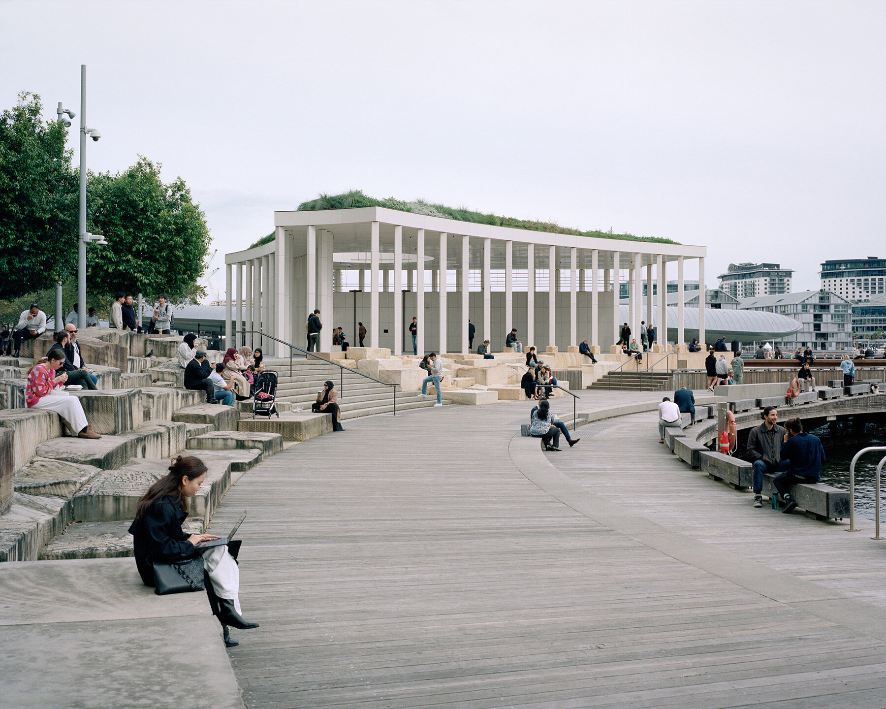landscape-roof-besleyspresser-recycled-oyster-shell-pavilion-sydney-designboom-large01