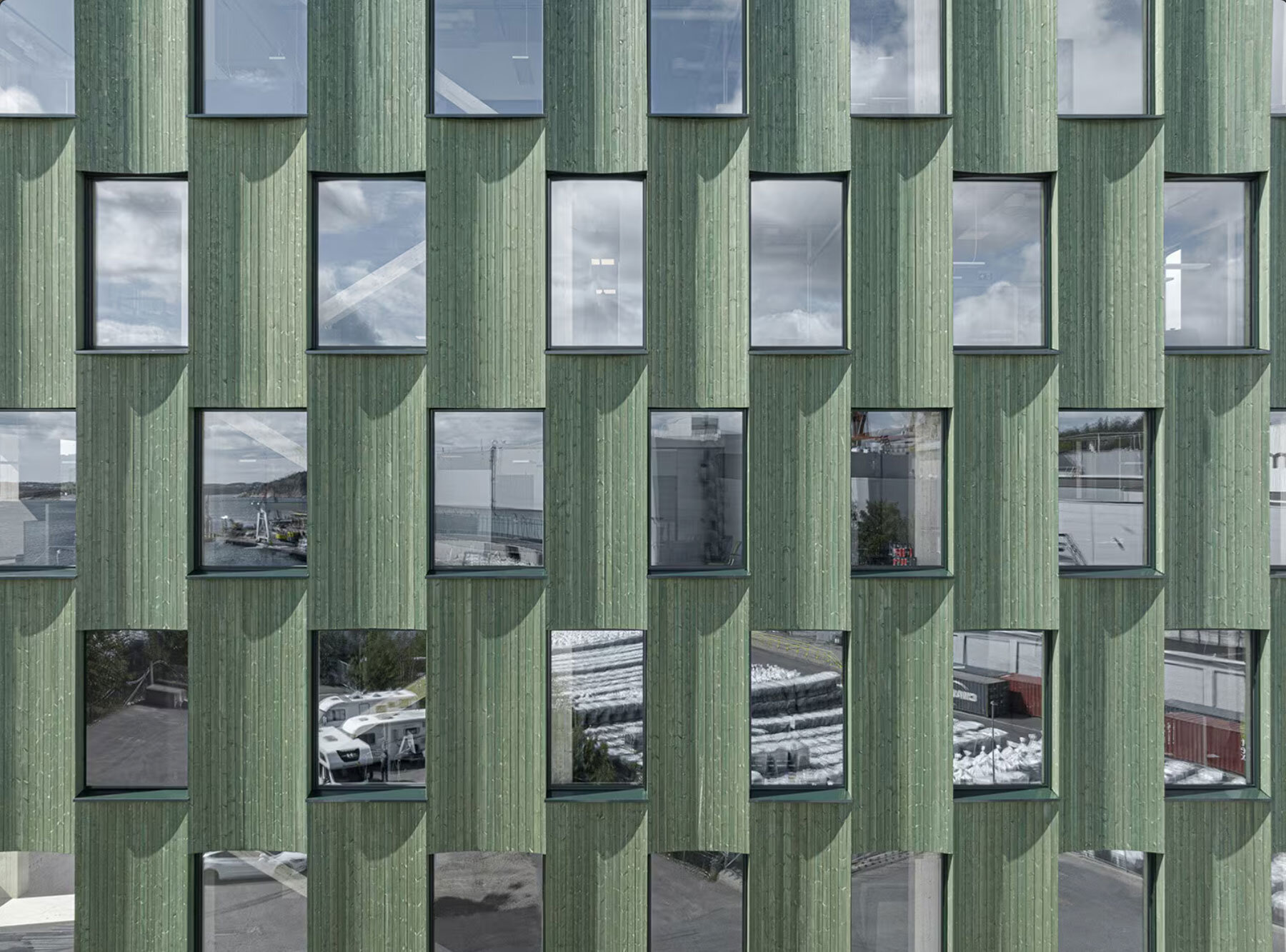lumber-4-oslotre-office-building-kristiansand-norway-designboom-1800-2