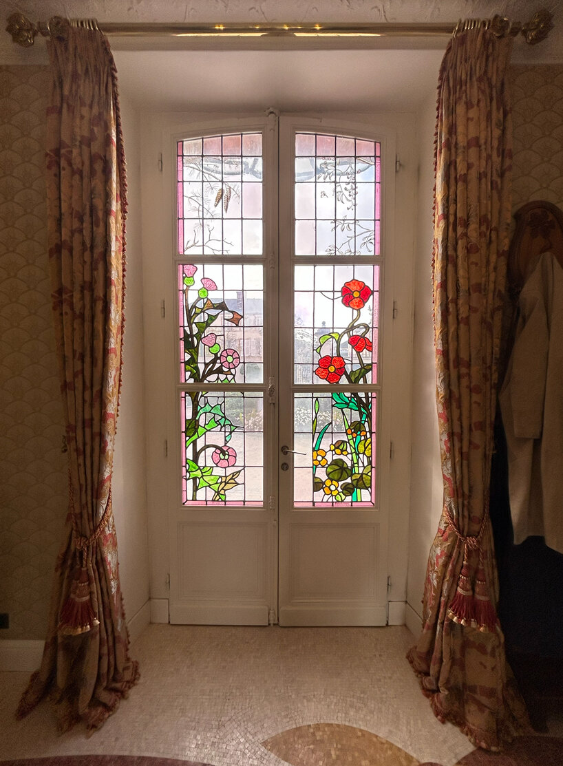 Perrier-jouët, ubicada en la maison Belle Époque, tiene la colección privada Art Nouveau más grande de Europa