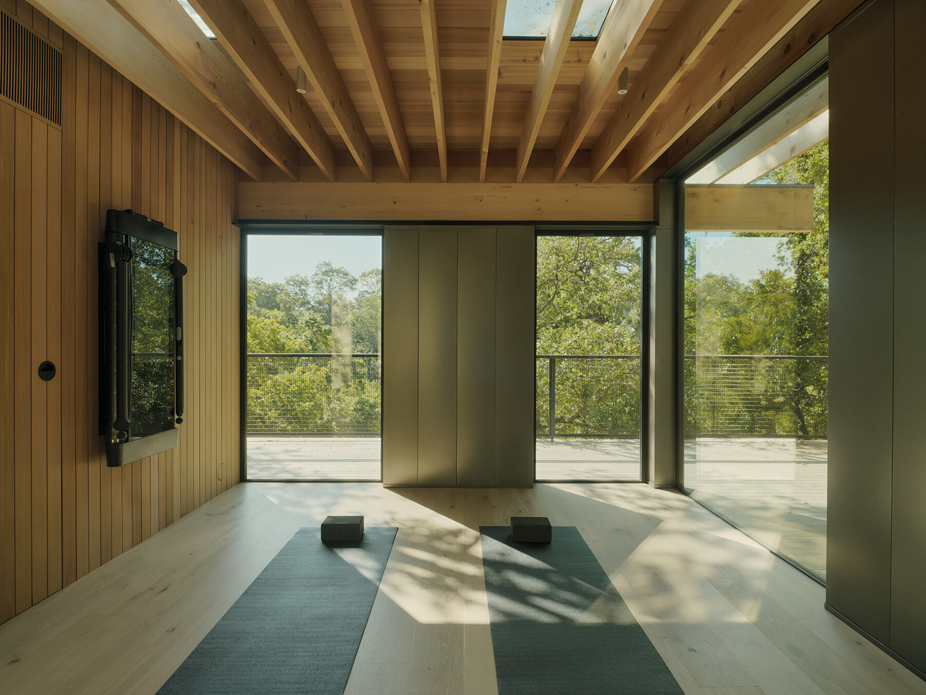mork-ulnes-architects-pavilion-oaks-northern-california-designboom-06a