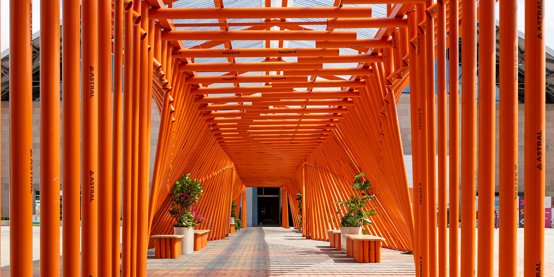 nudes-flow-pavilion-hyderabad-india-designboom-1800-3