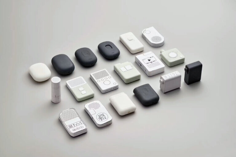 Karry Design screenless smartphone KARRI lets kids send voice messages