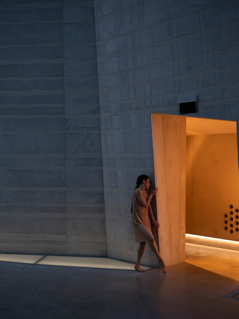 Trabajo de danza contemporánea de la cueva Lascaux IV de Snøhetta en ubicaciones específicas de anfitriones franceses