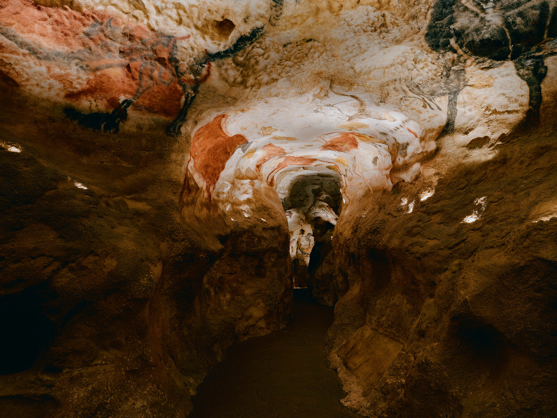 snohetta-lascaux-iv-caves-france-site-specific-contemporary-dance-work-daniel-proietto-designboom-large02