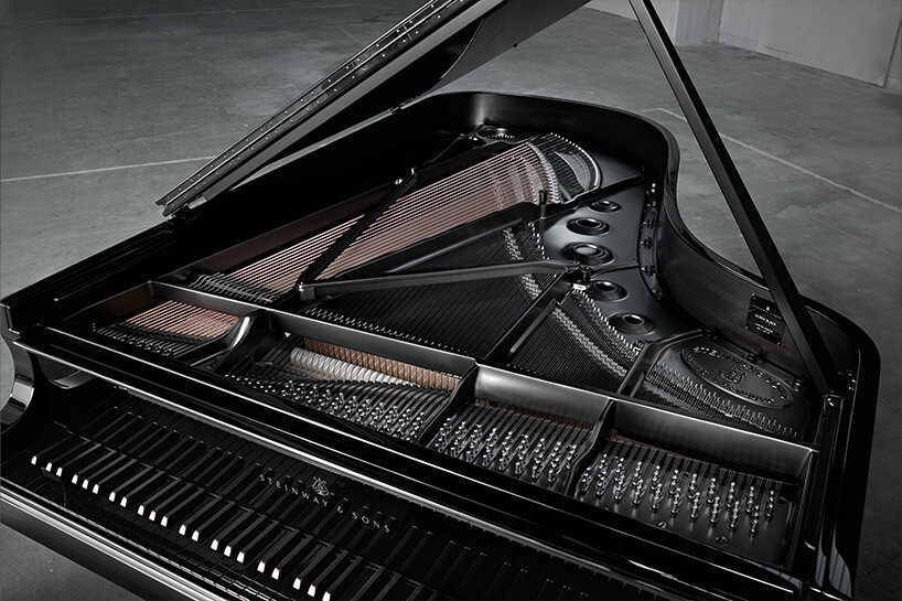 Steinway & Sons lanza pianos de cola extra negros y extra blancos con diseño monocromático